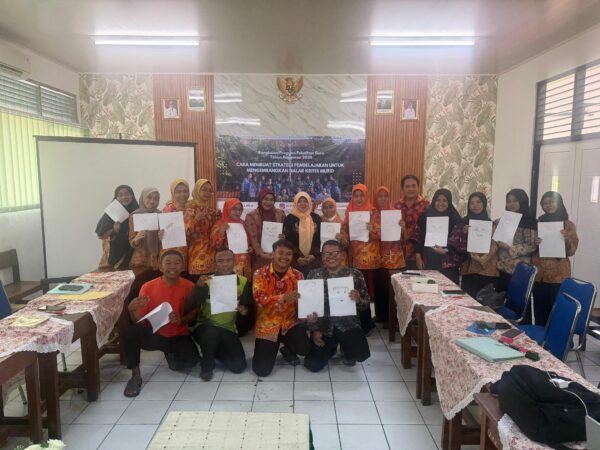 Pelatihan Peningkatan Kompetensi Guru untuk Mengembangkan Nalar Kritis Murid di SDN Pisangan Timur 11