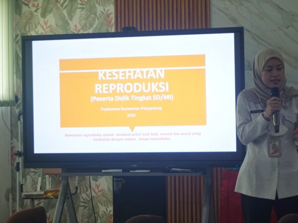 Edukasi Kesehatan Reproduksi oleh Puskesmas Kecamatan Pulogadung di SDN Pisangan Timur 11