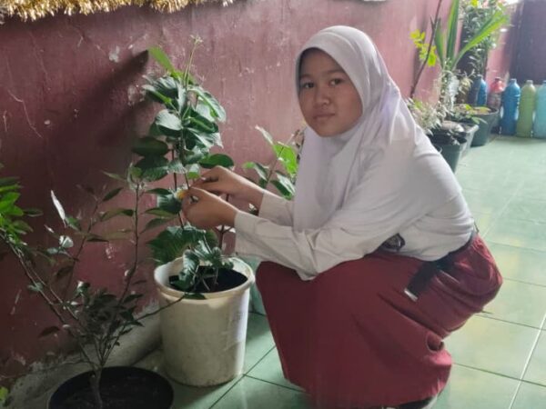 Murid Kelas 4 Hiasi Depan Kelas dengan Tabulampot, Wujudkan Lingkungan Sekolah yang Hijau dan Asri