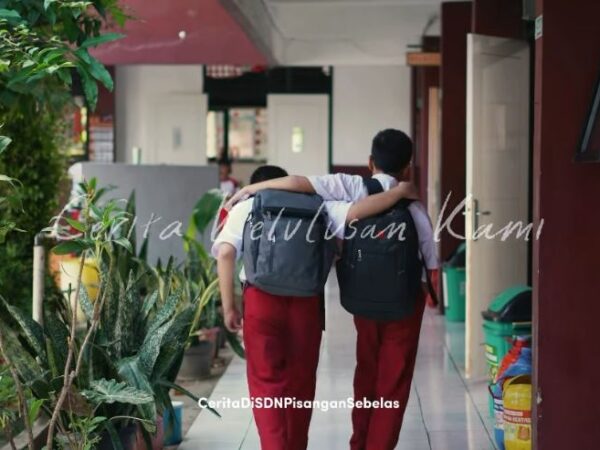Mahasiswa PPL SDN Pisangan Timur 11 Produksi Film Dokumenter Kelas VI B